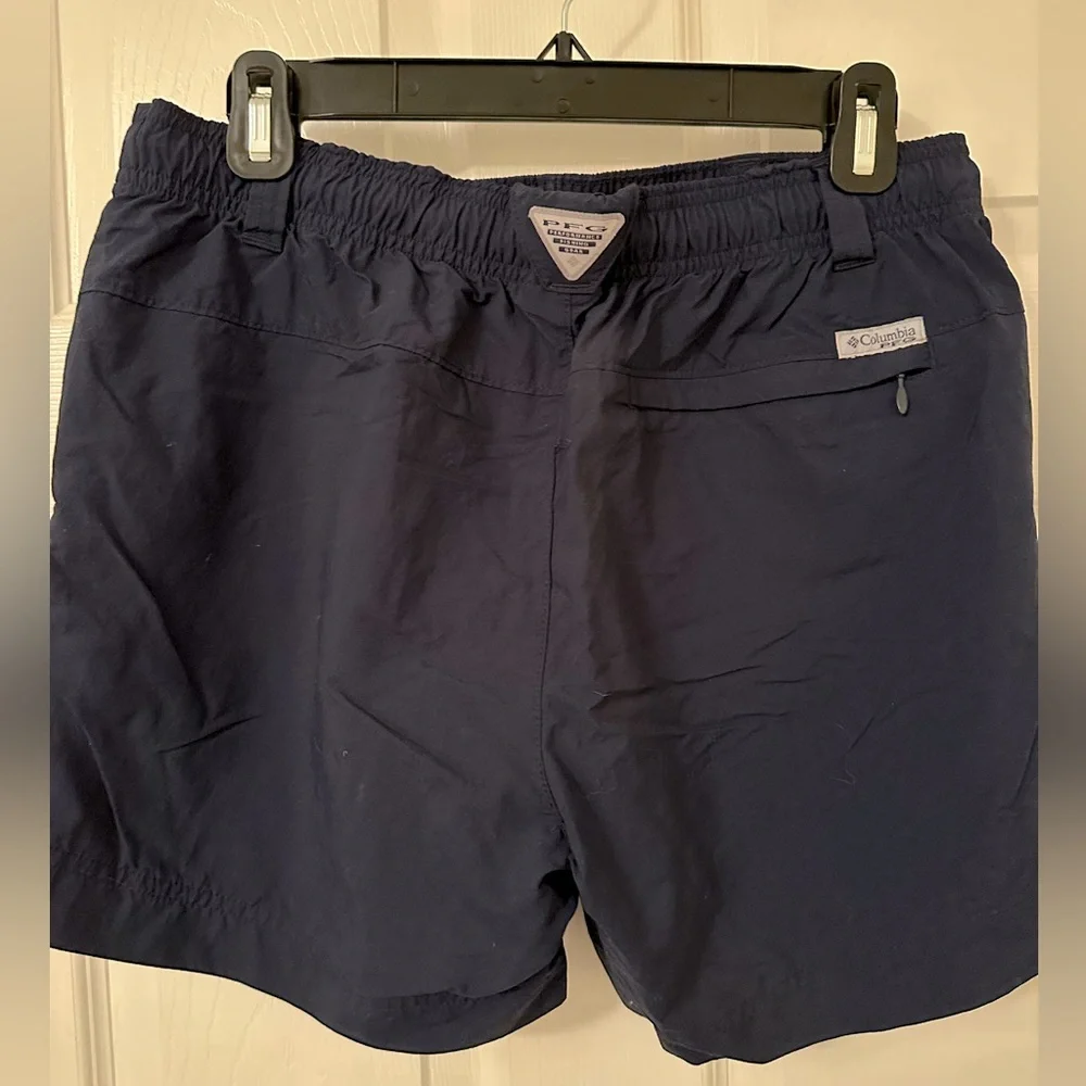 Columbia PFG Women’s Navy Shorts Size Medium - Picture 2 of 5